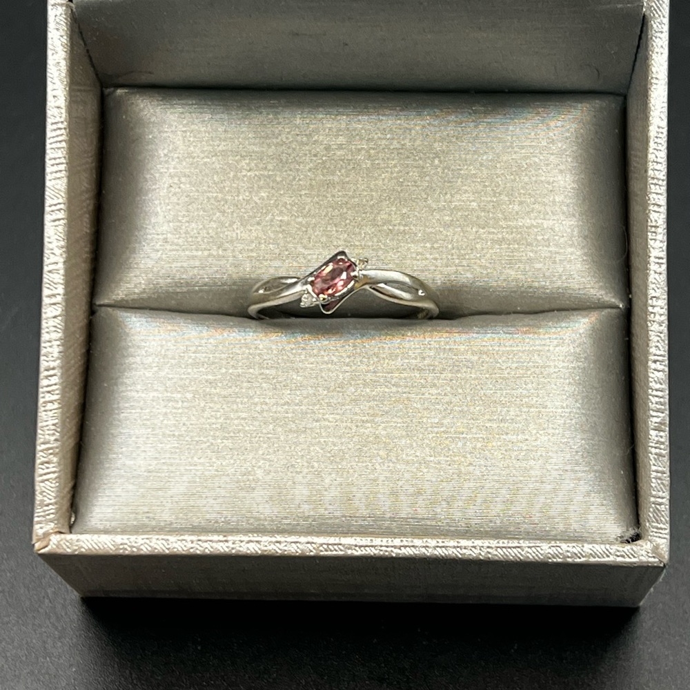 Final price!Elegant 10k Pink tourmaline ring